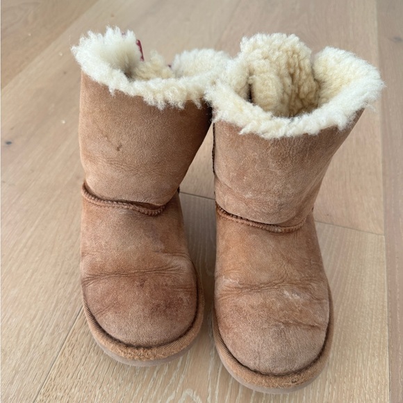 UGG Sheepskin Lined Boots 12C - Picture 2 of 4